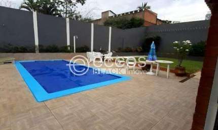 Casa à venda, 4 quartos, 2 suítes, 4 vagas, Cidade Jardim - Uberlândia/MG