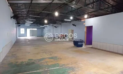 Barracão / Galpão / Depósito para alugar na Rua Bernardo Rossi, --, Bom Retiro, Uberaba