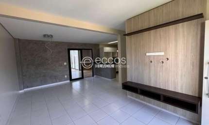 Casa em condomínio para aluguel, 4 quartos, 4 suítes, 2 vagas, Granja Marileusa - Uberlândia/MG