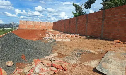 Terreno à venda na Rua das Bromélias, --, Cidade Jardim, Uberlândia
