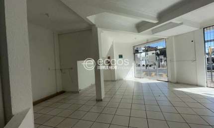 Sala comercial para alugar na Praça José Rodrigues Alves, --, Centro, Araguari