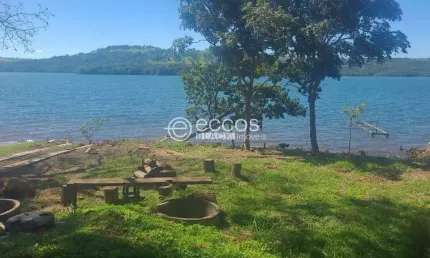 Chácara à venda, 5 quartos, 2 suítes, 3 vagas, Área Rural de Uberlândia - Uberlândia/MG