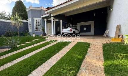 Casa à venda, 5 quartos, 2 suítes, 4 vagas, Parque do Mirante - UBERABA/MG