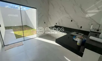 Casa à venda, 3 quartos, 1 suíte, Novo Mundo - Uberlândia/MG