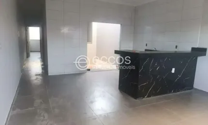 Casa à venda, 2 quartos, 1 suíte, 2 vagas, Luizote de Freitas - Uberlândia/MG