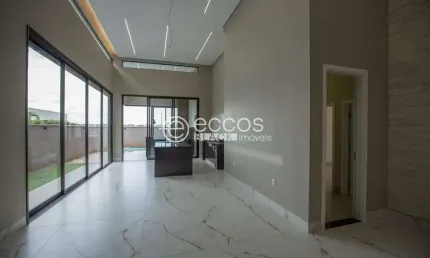 Casa em condomínio à venda, 3 quartos, 3 suítes, 4 vagas, Granja Marileusa - Uberlândia/MG