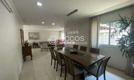 Casa à venda, 3 quartos, 1 suíte, 2 vagas, Lídice - Uberlândia/MG