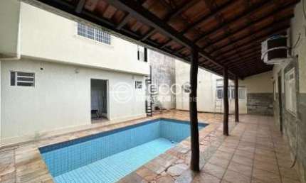 Casa para aluguel, 4 quartos, 2 suítes, 2 vagas, São Benedito - UBERABA/MG