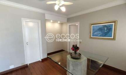 Apartamento para aluguel, 3 quartos, 1 suíte, 2 vagas, Centro - UBERABA/MG