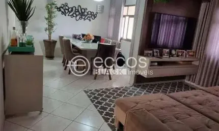 Apartamento à venda, 3 quartos, 1 suíte, 2 vagas, Jardim Finotti - Uberlândia/MG