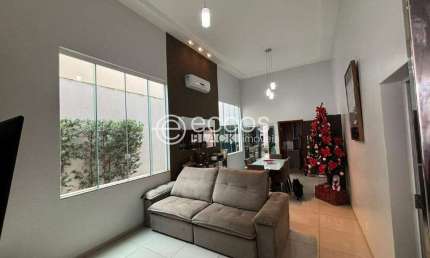 Casa à venda, 3 quartos, 1 suíte, 2 vagas, Santa Rosa - Uberlândia/MG