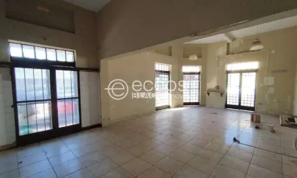 Imóvel Comercial para aluguel, 2 vagas, Nossa Senhora da Abadia - UBERABA/MG
