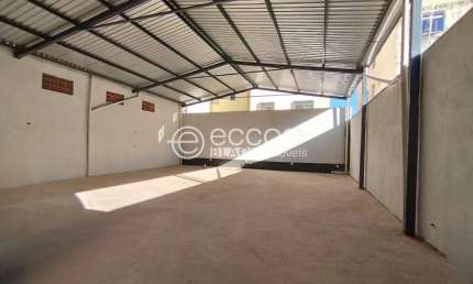 Galpão para aluguel, 2 vagas, Vila São Vicente - UBERABA/MG