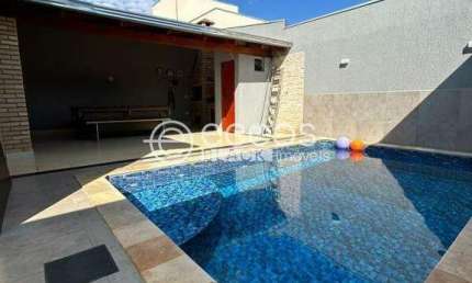 Casa à venda, 3 quartos, 2 suítes, 2 vagas, Laranjeiras - Uberlândia/MG