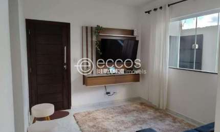 Casa à venda, 3 quartos, 1 suíte, 2 vagas, New Golden Ville - Uberlândia/MG
