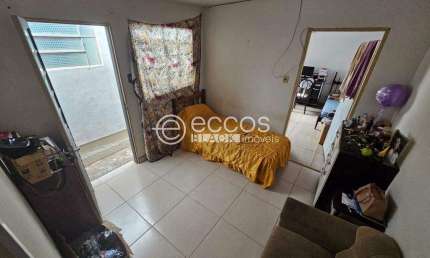 Casa à venda, 4 quartos, 4 vagas, Núcleo Residencial Tutunas - UBERABA/MG