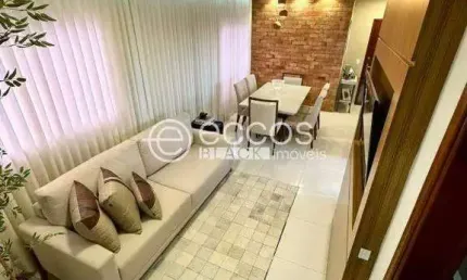Apartamento à venda, 3 quartos, 1 suíte, 2 vagas, Brasil - Uberlândia/MG