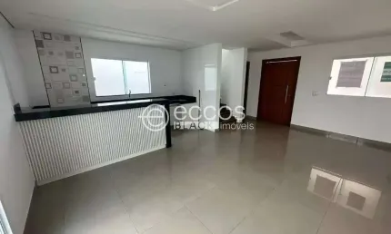 Casa em condomínio para aluguel, 3 quartos, 1 suíte, 2 vagas, Tubalina - Uberlândia/MG