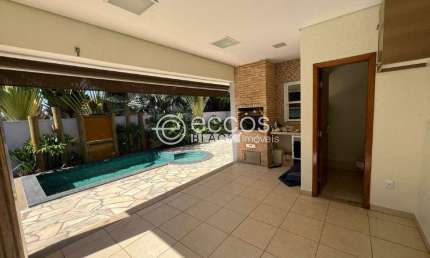 Casa em condomínio para aluguel, 3 quartos, 3 suítes, 2 vagas, Nova Uberlândia - Uberlândia/MG
