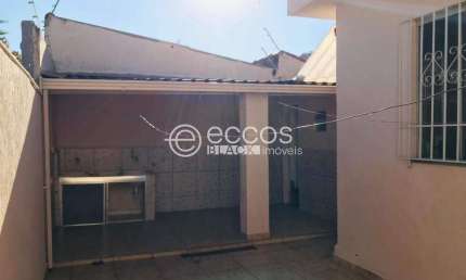 Casa para aluguel, 3 quartos, 1 suíte, 1 vaga, Saraiva - Uberlândia/MG