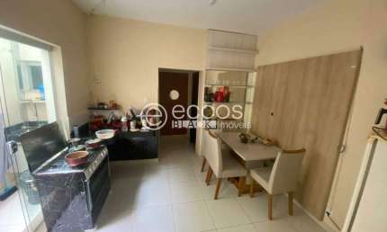 Apartamento à venda, 4 quartos, 2 suítes, Martins - Uberlândia/MG