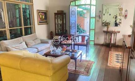 Casa à venda, 3 quartos, 3 suítes, 3 vagas, Jardim Karaíba - Uberlândia/MG