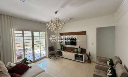 Casa para aluguel, 4 quartos, 1 suíte, 2 vagas, Vigilato Pereira - Uberlândia/MG