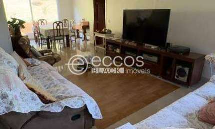 Chácara à venda, 4 quartos, 3 suítes, 3 vagas, Shopping Park - Uberlândia/MG