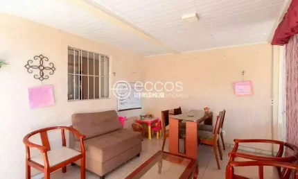 Casa à venda, 3 quartos, 1 suíte, 2 vagas, Planalto - Belo Horizonte/MG