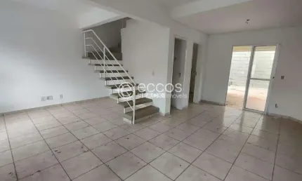 Casa em condomínio para aluguel, 3 quartos, 1 suíte, 2 vagas, Morada da Colina - Uberlândia/MG