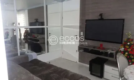 Apartamento à venda, 2 vagas, Universitário - UBERABA/MG
