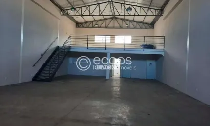 Barracão / Galpão / Depósito para alugar na Avenida Segismundo Pereira, --, Novo Mundo, Uberlândia