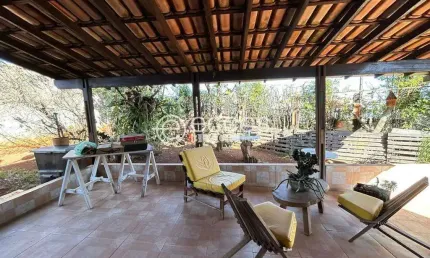 Casa à venda, 2 quartos, 2 suítes, 3 vagas, segismundo pereira - uberlândia/mg