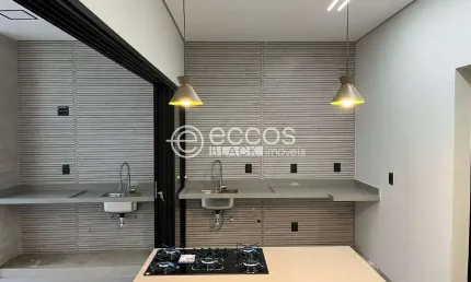 Casa em condomínio à venda, 3 quartos, 1 suíte, 2 vagas, Laranjeiras - Uberlândia/MG
