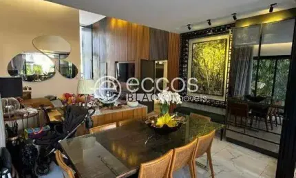 Casa em condomínio à venda, 3 quartos, 3 suítes, 2 vagas, Jardim Sul - Uberlândia/MG