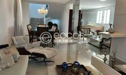 Cobertura à venda, 4 quartos, 2 suítes, 3 vagas, Vigilato Pereira - Uberlândia/MG