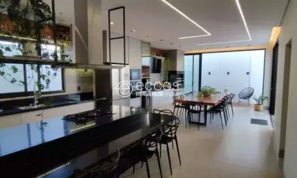 Casa em condomínio à venda, 3 quartos, 3 suítes, 4 vagas, Gávea Sul - Uberlândia/MG