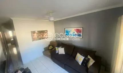 Casa em condomínio à venda, 3 quartos, 1 suíte, 2 vagas, minas gerais - uberlândia/mg