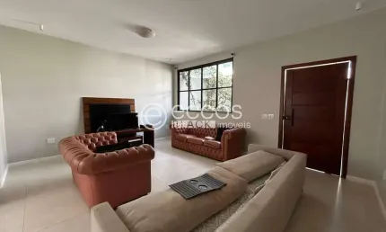 Casa à venda, 4 quartos, 1 suíte, 6 vagas, jardim karaíba - uberlândia/mg