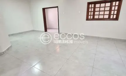 Casa para aluguel, 3 quartos, 1 suíte, 2 vagas, jardim regina - araguari/mg