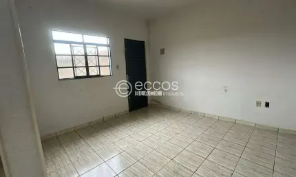 Casa para aluguel, 2 quartos, 1 vaga, centro - araguari/mg