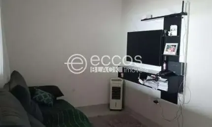 Casa à venda, 2 quartos, 1 suíte, 2 vagas, jardim brasília - uberlândia/mg