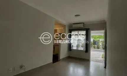 Casa em condomínio à venda, 3 quartos, 1 suíte, 2 vagas, gravatás - uberlândia/mg