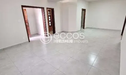 Casa à venda, 3 quartos, 1 suíte, 2 vagas, jardim regina - araguari/mg
