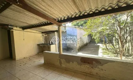 Casa para aluguel, 3 quartos, 1 suíte, 1 vaga, independência - araguari/mg