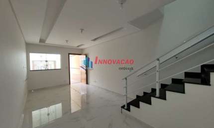 Sobrado Novo na Vila Medeiros com 110 m², 3 suítes, 2 vagas e quintal