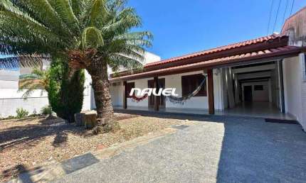Casa Térrea Reformada no Centro de Navegantes – Quadra Mar.