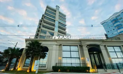 Apartamento frente mar com 3 suítes e 141m² – alto padrão no estilo neoclássico com lazer completo.