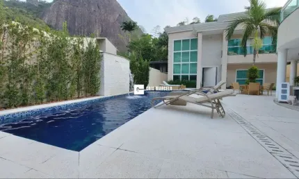 CASA MODERNA À VENDA, 4 SUÍTES, 1 QUARTO +ÁREA GOURMET+PISCINA - TAQUARA. COND.PASSAREDO
