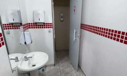 Comercial para Venda em Nova Friburgo, Centro, 5 banheiros